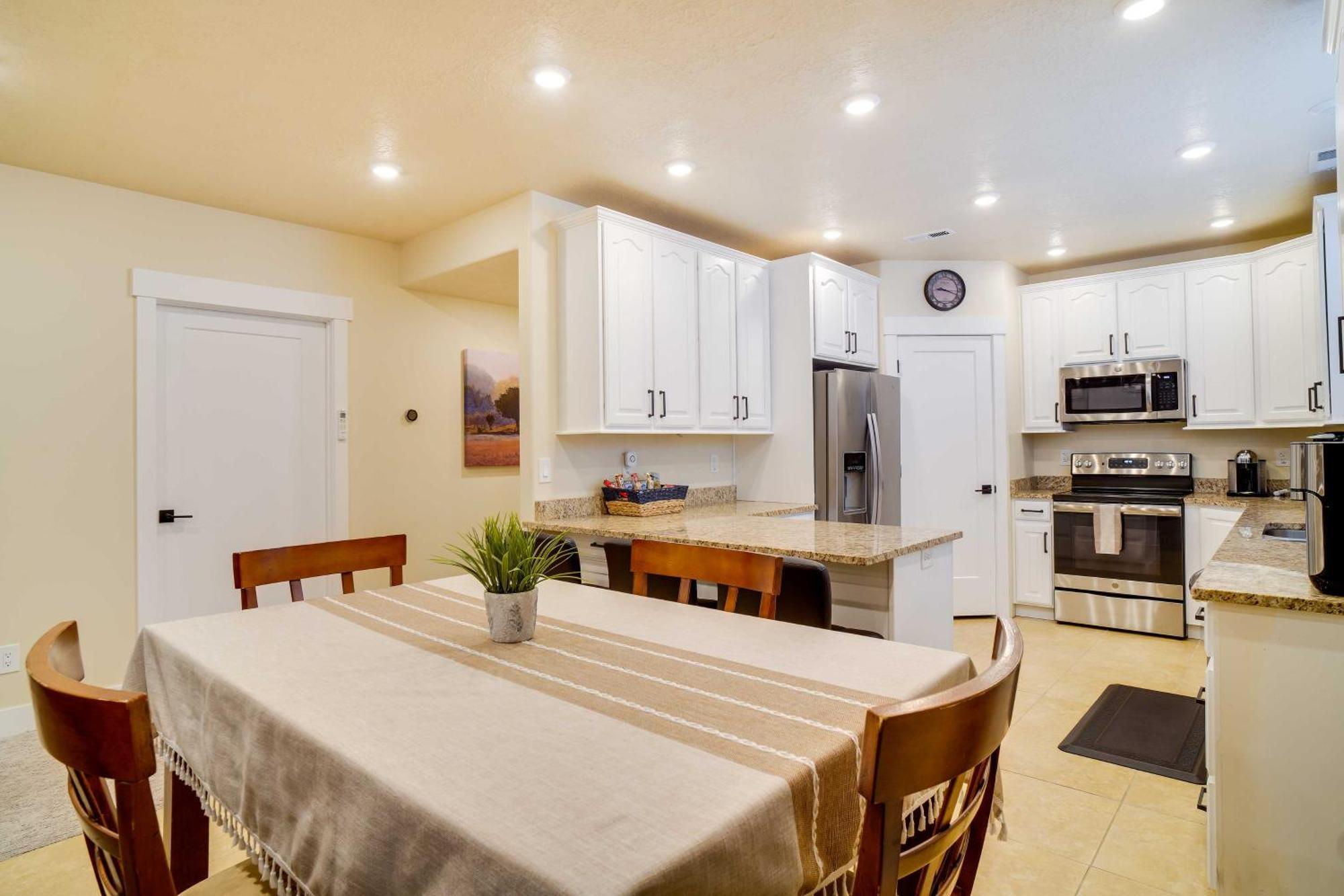 Contemporary Home With Grill Near Utah Lake! Saratoga Springs 외부 사진